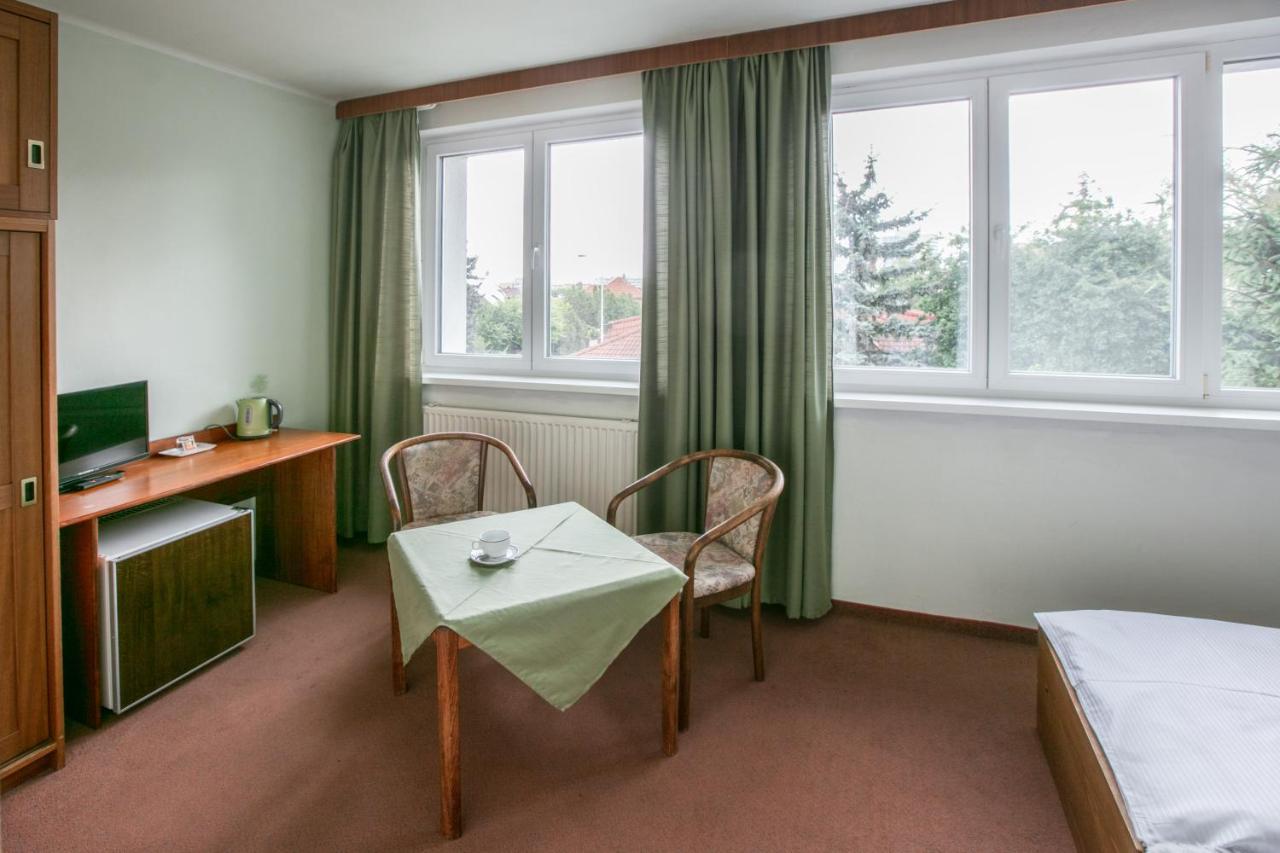 Hotel-Pension Kamyk ปราก ภายนอก รูปภาพ