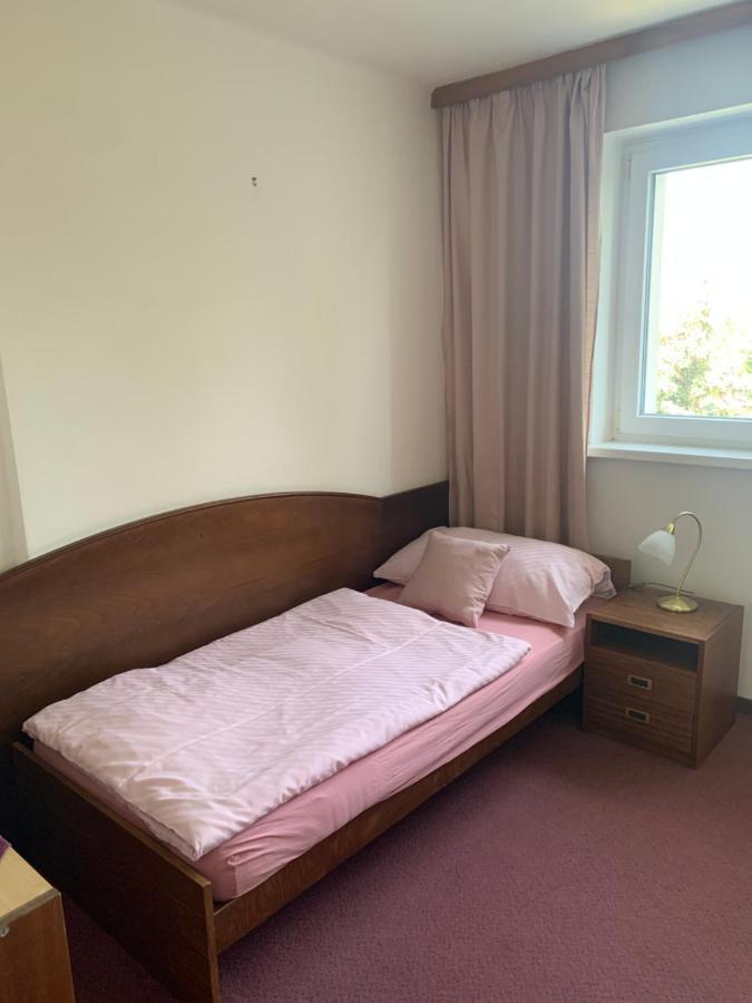 Hotel-Pension Kamyk ปราก ภายนอก รูปภาพ