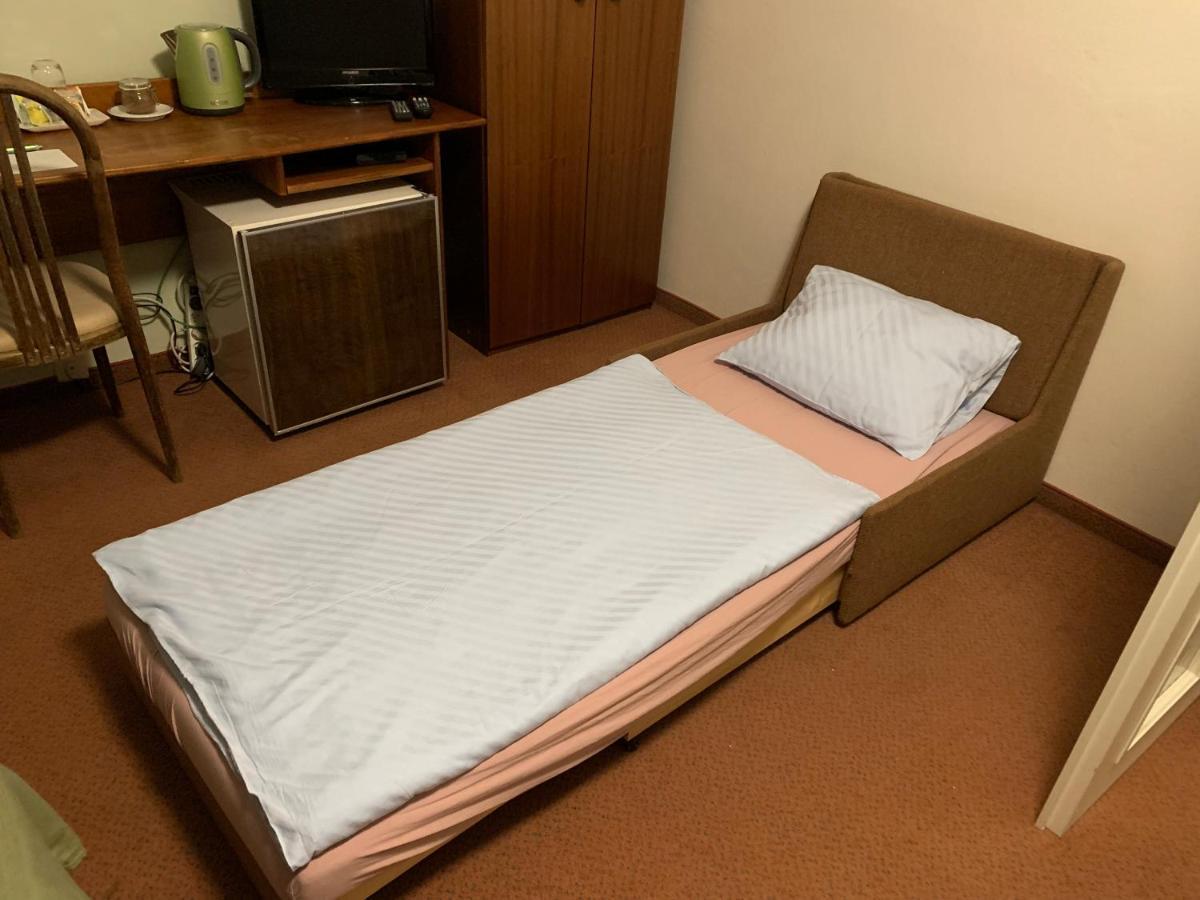 Hotel-Pension Kamyk ปราก ภายนอก รูปภาพ