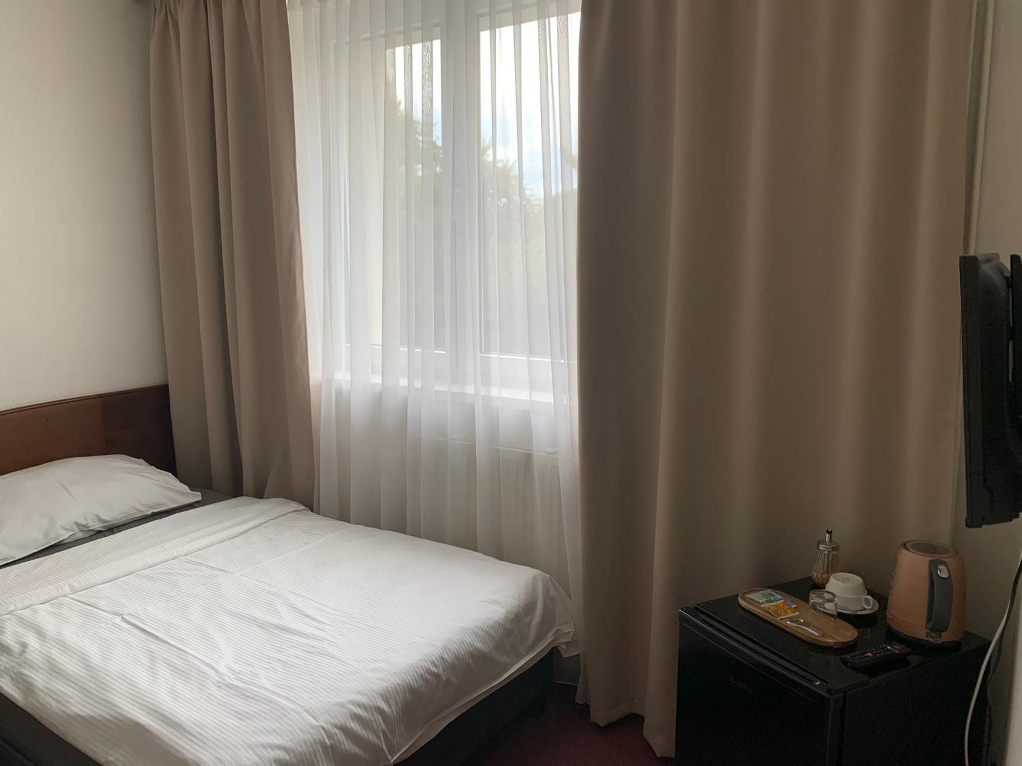Hotel-Pension Kamyk ปราก ภายนอก รูปภาพ